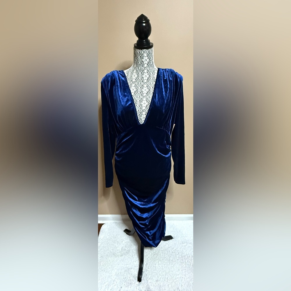 SHEIN Clasi Plus Ruched Velvet Bodycon Dress - Navy Blue
